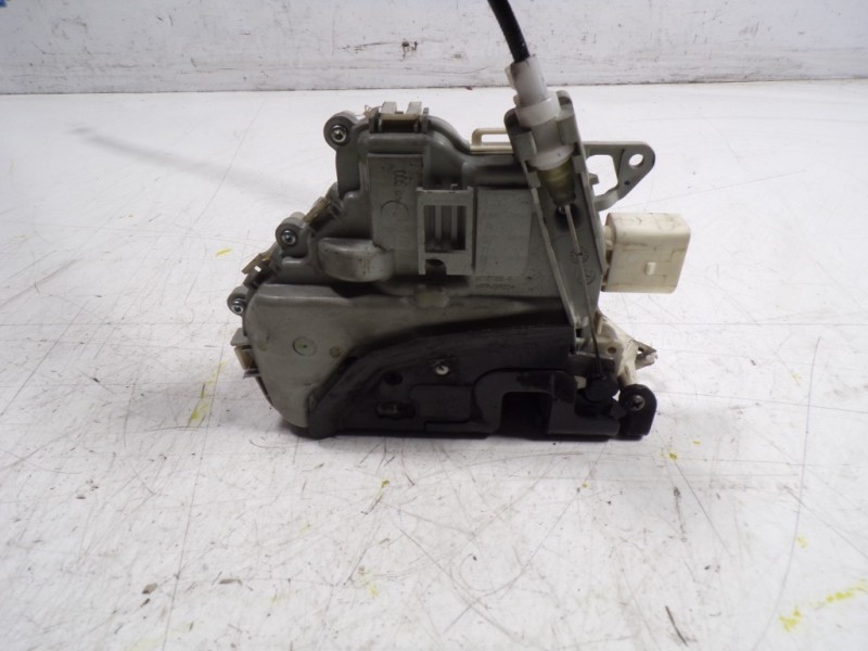 Recambio de cerradura puerta delantera izquierda para audi a1 (8x) 1.6 tdi referencia OEM IAM 8J1837015C 8J1837015C 