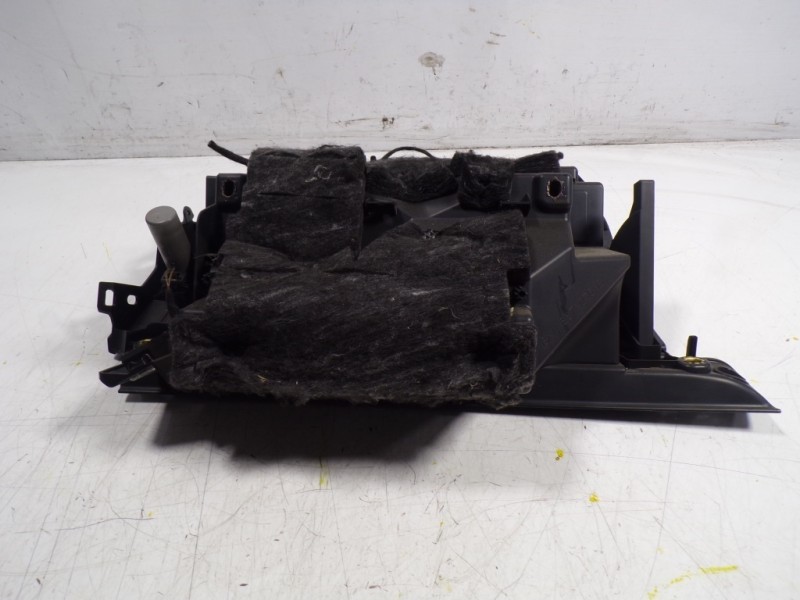 Recambio de guantera para audi a1 (8x) 1.6 tdi referencia OEM IAM 8X18571244PK  