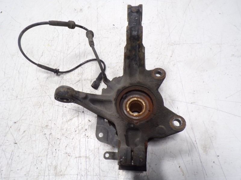 Recambio de mangueta delantera izquierda para renault clio iv 1.5 dci diesel fap referencia OEM IAM 400158668R  