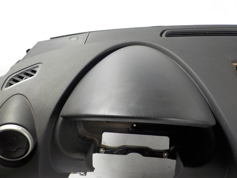 Recambio de salpicadero para nissan qashqai (j10) visia referencia OEM IAM 68030JD90A 98515JD05A 606565100ED