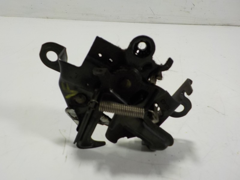 Recambio de cerradura capot para toyota yaris hybrid active referencia OEM IAM 535100D300  