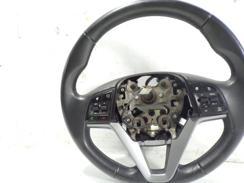 Recambio de volante para hyundai tucson essence bluedrive 2wd referencia OEM IAM 56100D7610TRB  