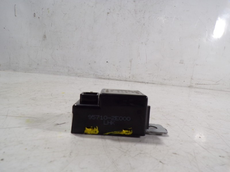 Recambio de modulo electronico para hyundai tucson essence bluedrive 2wd referencia OEM IAM 957102E000 957102E000 