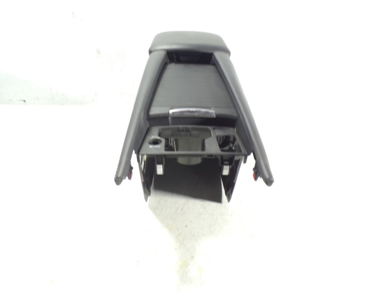 Recambio de apoyabrazos central para mazda 3 lim. () 2.2 turbodiesel cat referencia OEM IAM BAEK64420B02  