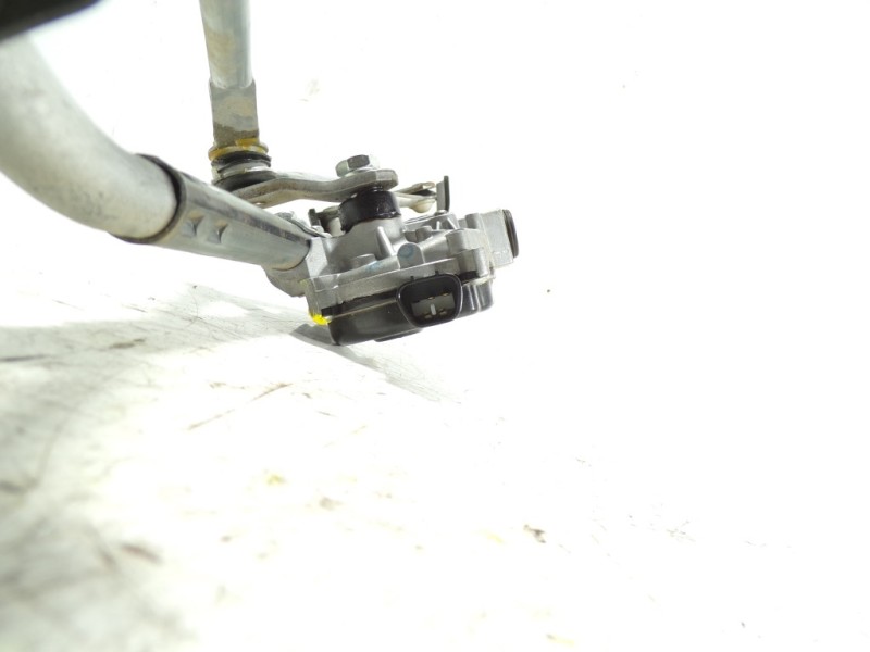 Recambio de motor limpia delantero para mazda 3 lim. () 2.2 turbodiesel cat referencia OEM IAM BHS267360A 7616C052 