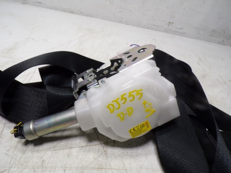 Recambio de cinturon seguridad delantero derecho para lexus nx 300h 2wd referencia OEM IAM 7321078070C2  