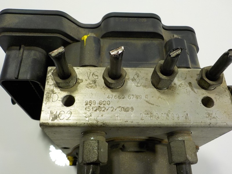 Recambio de abs para renault kadjar 1.2 tce energy referencia OEM IAM 476603731R 476606749R 