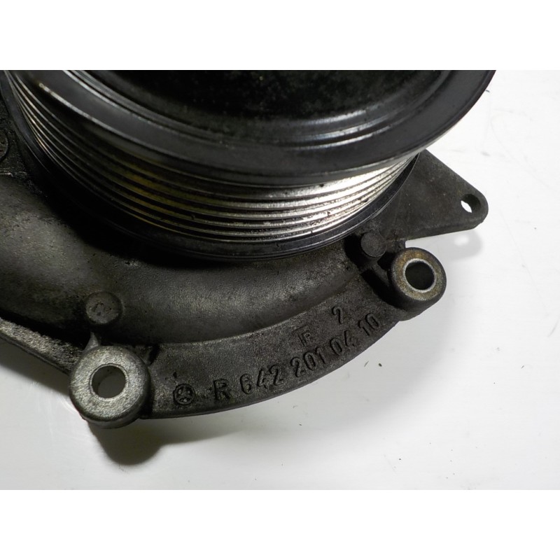 Recambio de bomba agua para mercedes-benz clase cls (w219) 3.0 cdi cat referencia OEM IAM A6422001001 R6422010410 
