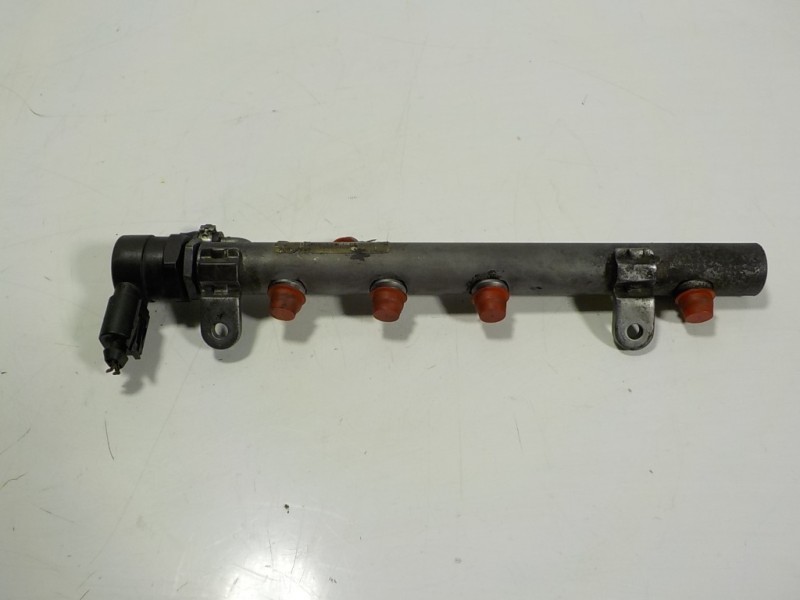 Recambio de rampa inyectora para mercedes-benz clase cls (w219) 3.0 cdi cat referencia OEM IAM A6420700495  