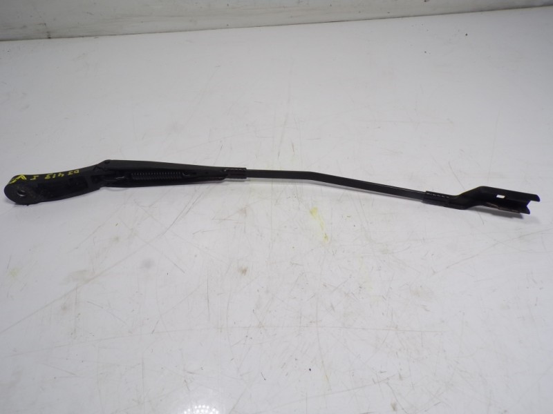 Recambio de brazo limpia delantero izquierdo para opel grandland x 1.5 cdti dpf referencia OEM IAM YP00151880  