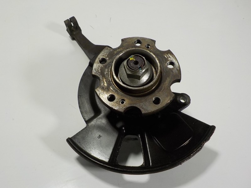 Recambio de mangueta delantera derecha para ssangyong rodius 2.7 turbodiesel cat referencia OEM IAM 4122021000  4142321300
