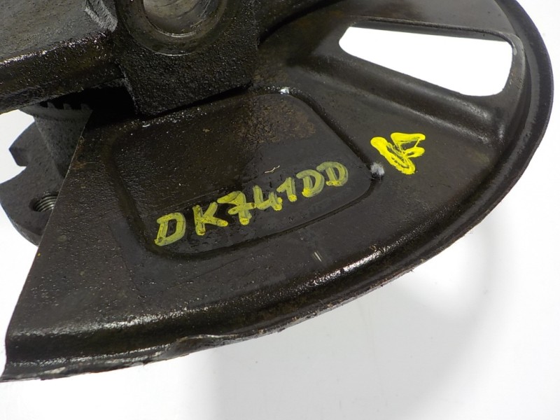 Recambio de mangueta delantera derecha para ssangyong rodius 2.7 turbodiesel cat referencia OEM IAM 4122021000  4142321300