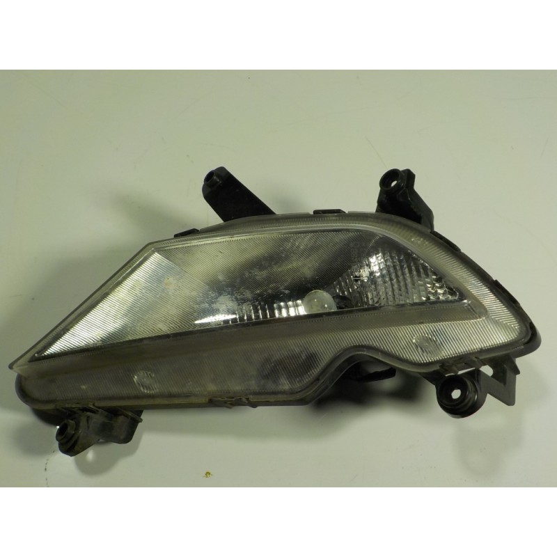 Recambio de faro antiniebla izquierdo para hyundai i20 1.2 16v cat referencia OEM IAM 92201C8100  