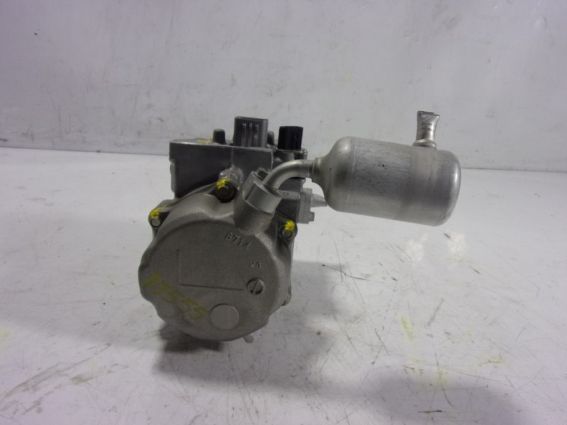 Recambio de compresor aire acondicionado para lexus nx 300h 2wd referencia OEM IAM 8837033031 0422001690 