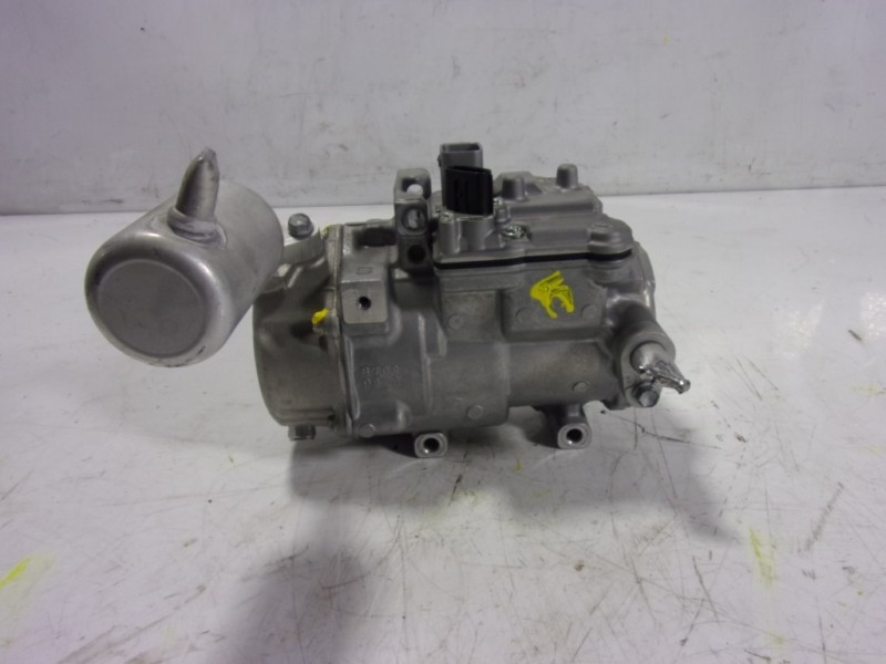 Recambio de compresor aire acondicionado para lexus nx 300h 2wd referencia OEM IAM 8837033031 0422001690 
