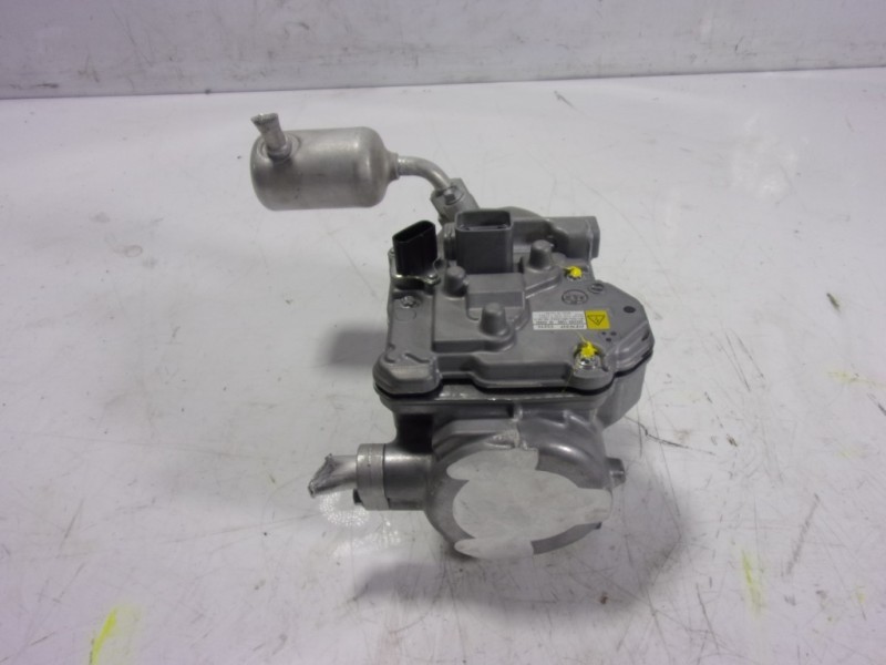 Recambio de compresor aire acondicionado para lexus nx 300h 2wd referencia OEM IAM 8837033031 0422001690 