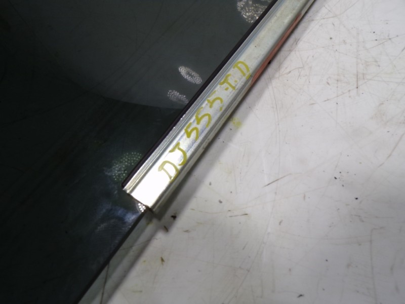 Recambio de cristal puerta trasero derecho para lexus nx 300h 2wd referencia OEM IAM 6810378020  