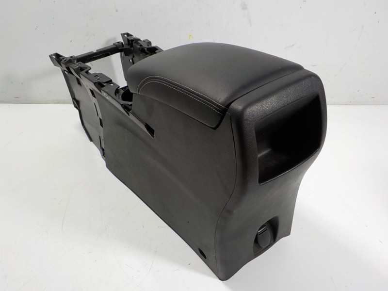 Recambio de apoyabrazos central para renault kadjar 1.2 tce energy referencia OEM IAM 969209309R  