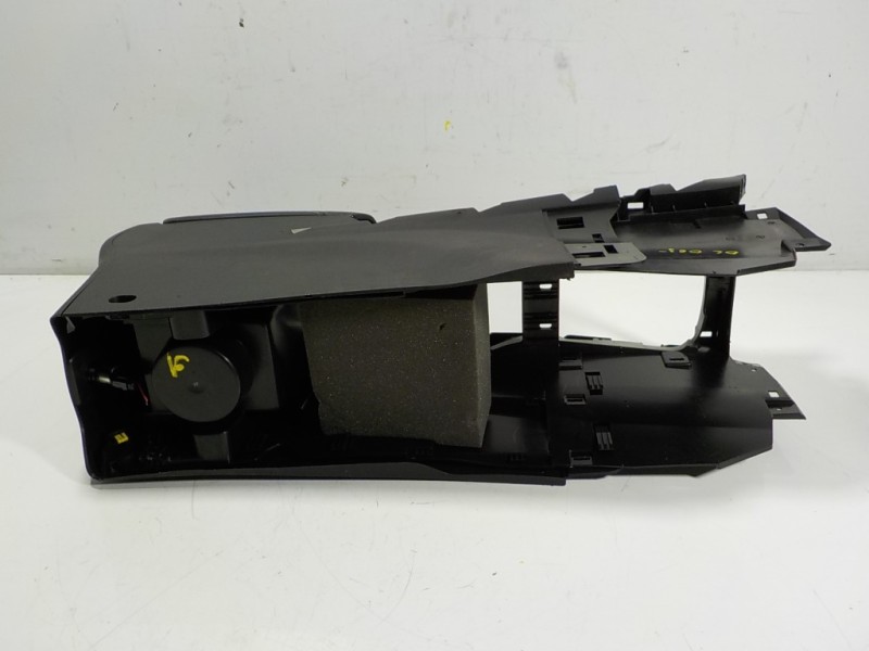 Recambio de apoyabrazos central para renault kadjar 1.2 tce energy referencia OEM IAM 969209309R  