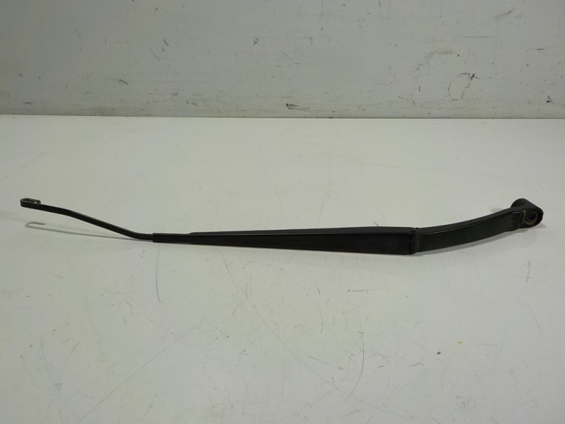 Recambio de brazo limpia delantero derecho para renault kadjar 1.2 tce energy referencia OEM IAM 288860455R  