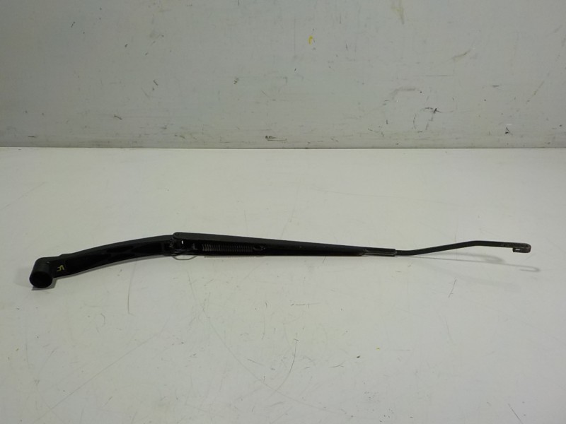 Recambio de brazo limpia delantero derecho para renault kadjar 1.2 tce energy referencia OEM IAM 288860455R  