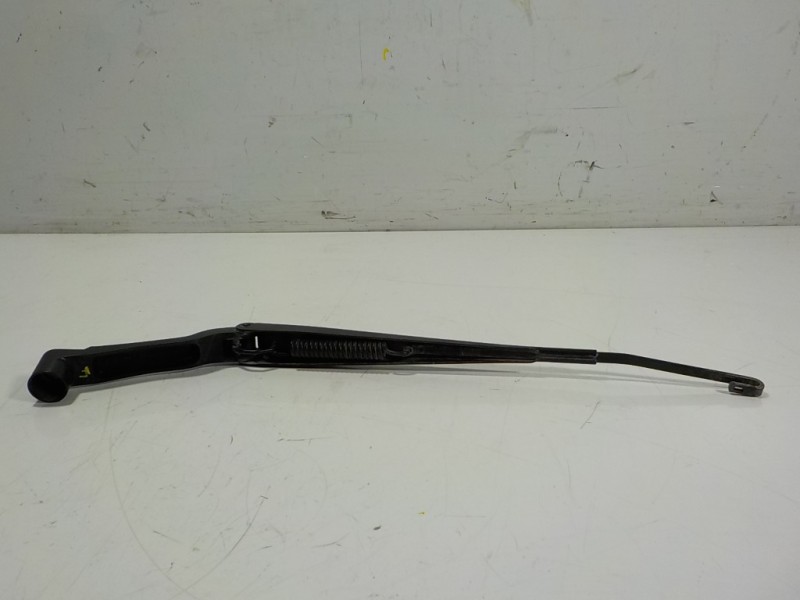 Recambio de brazo limpia delantero izquierdo para renault kadjar 1.2 tce energy referencia OEM IAM 288814EH0A  