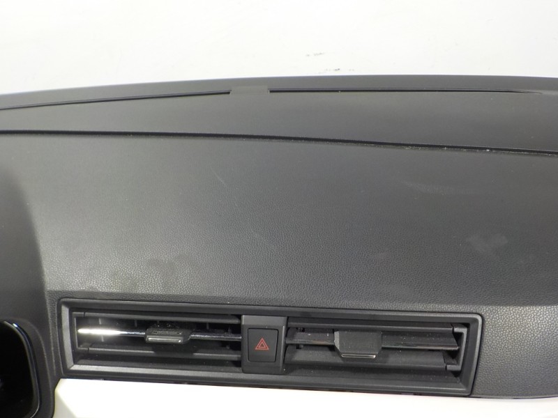 Recambio de salpicadero para seat arona 1.0 tsi referencia OEM IAM 6F1857003AF82V  6F0880204D