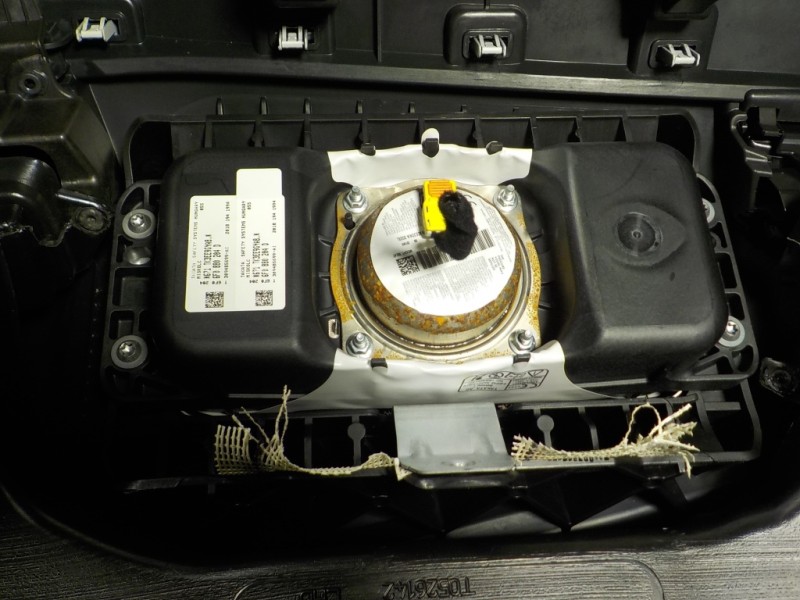 Recambio de salpicadero para seat arona 1.0 tsi referencia OEM IAM 6F1857003AF82V  6F0880204D