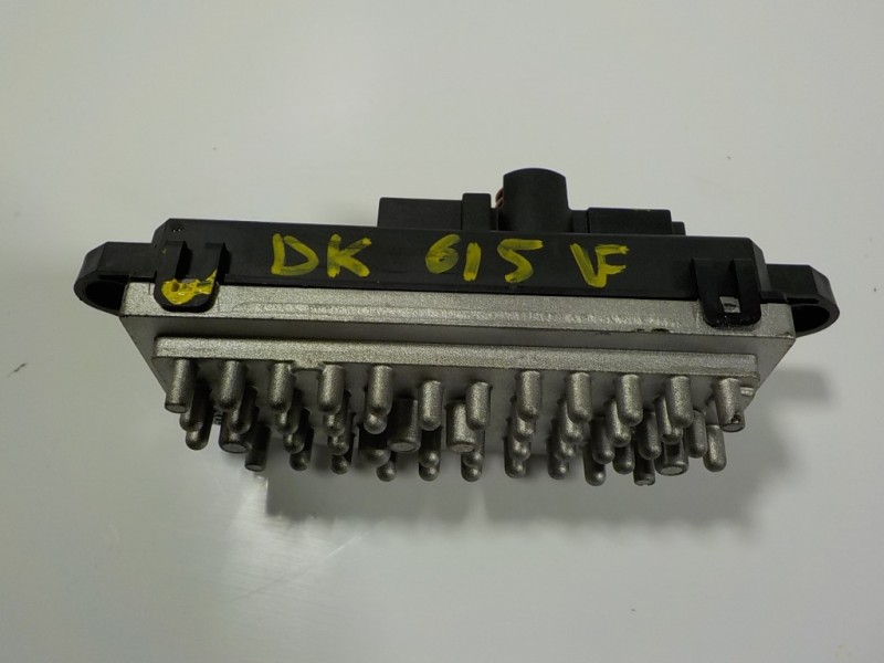 Recambio de resistencia calefaccion para volkswagen t-cross 1.0 tsi referencia OEM IAM 5WA907521 5WA907521 