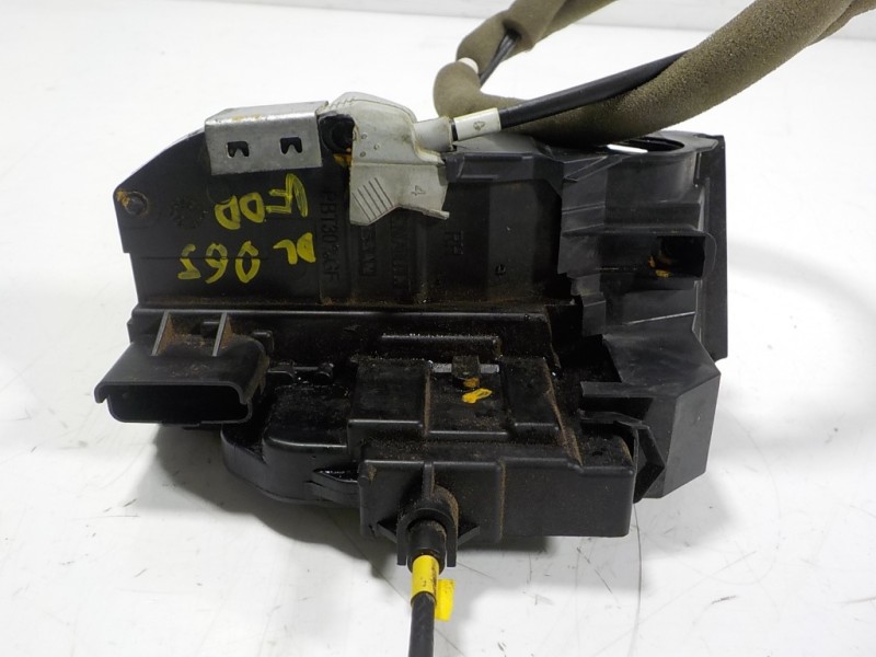 Recambio de cerradura puerta delantera derecha para renault kadjar 1.2 tce energy referencia OEM IAM 805004EA2A  