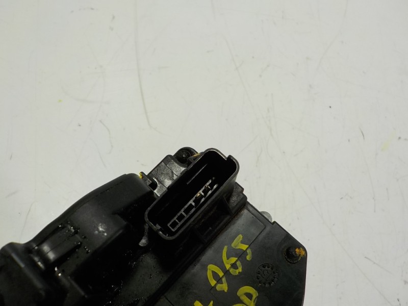 Recambio de cerradura puerta delantera derecha para renault kadjar 1.2 tce energy referencia OEM IAM 805004EA2A  