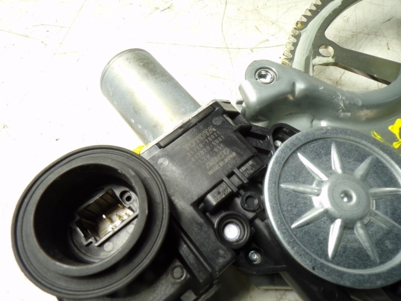 Recambio de elevalunas trasero derecho para lexus nx 300h 2wd referencia OEM IAM 6980178020 8571078021 0620205001