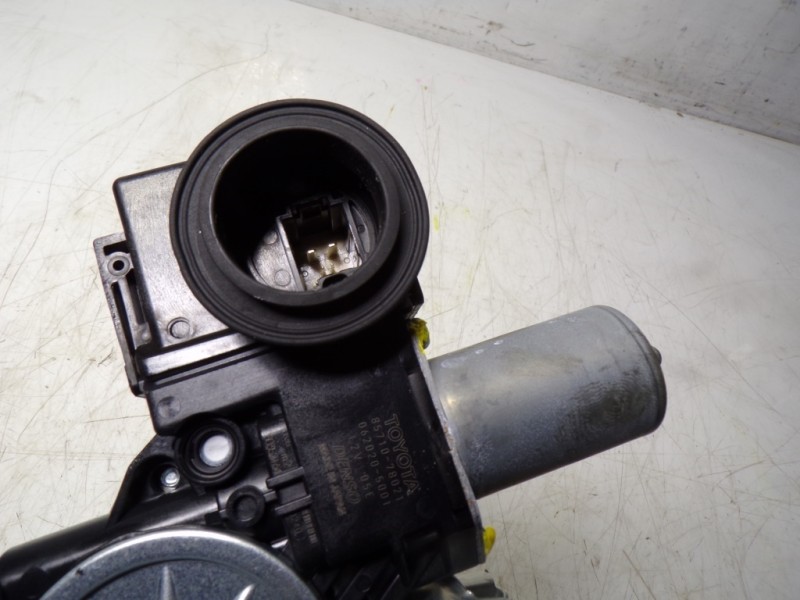 Recambio de elevalunas trasero derecho para lexus nx 300h 2wd referencia OEM IAM 6980178020 8571078021 0620205001