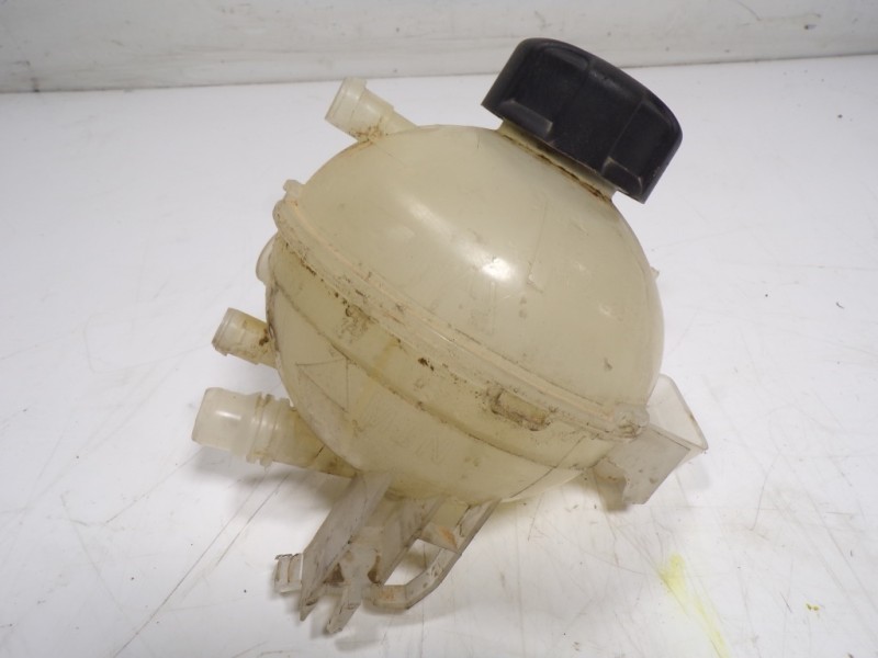 Recambio de deposito expansion para opel grandland x 1.5 cdti dpf referencia OEM IAM  9678514680 