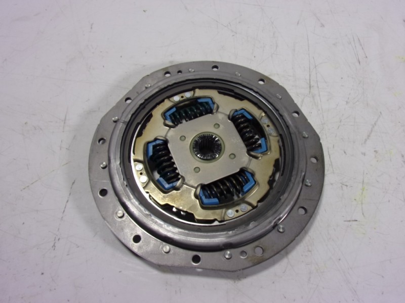 Recambio de kit embrague para lexus nx 300h 2wd referencia OEM IAM 3127030010 1E241606 