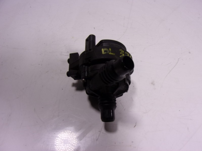 Recambio de bomba agua para bmw ix3 referencia OEM IAM 64218840614 884061401 