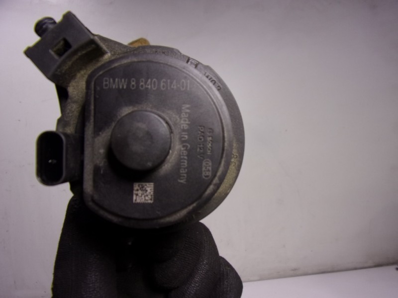 Recambio de bomba agua para bmw ix3 referencia OEM IAM 64218840614 884061401 