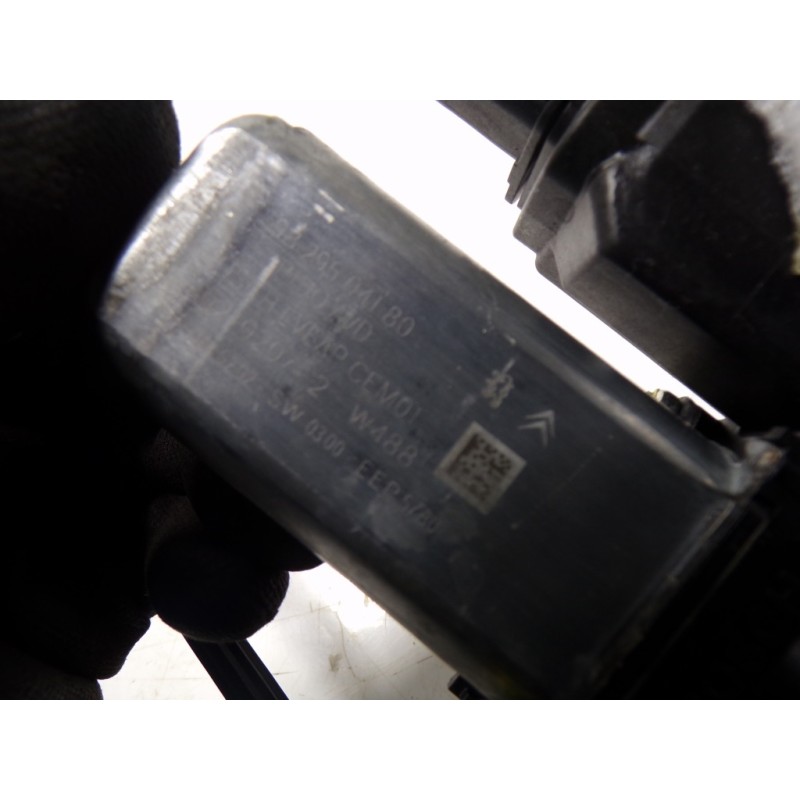 Recambio de elevalunas delantero derecho para opel grandland x 1.5 cdti dpf referencia OEM IAM 9815404080 9830320780 9830320780