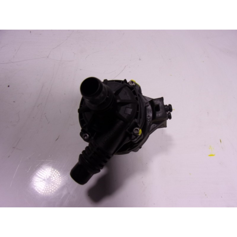 Recambio de bomba agua para bmw ix3 referencia OEM IAM 11515A30246 5A3024601 