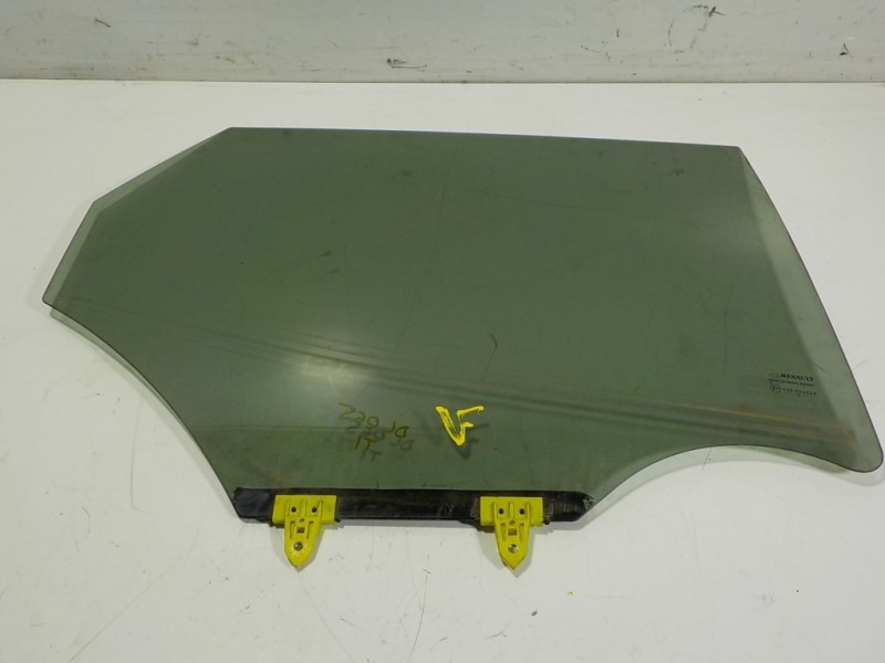 Recambio de cristal puerta trasero derecho para renault kadjar 1.2 tce energy referencia OEM IAM 823008201R  