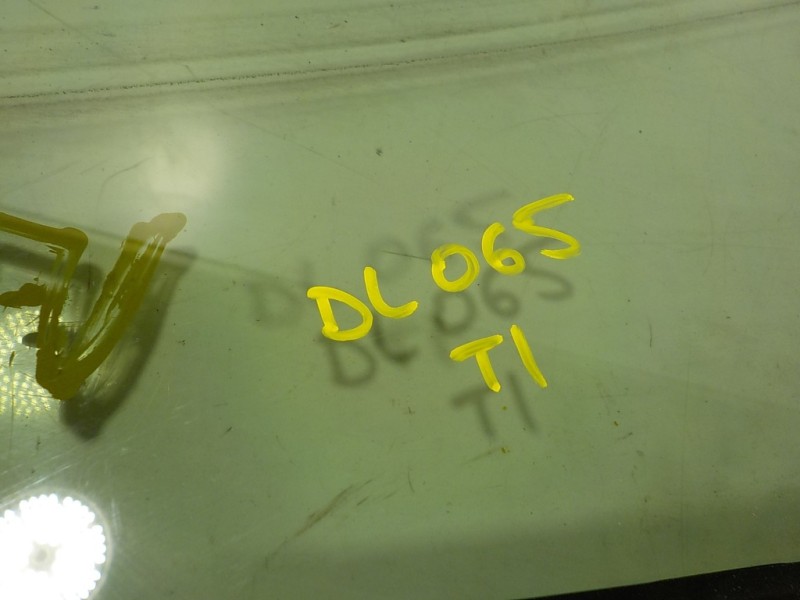 Recambio de cristal puerta trasero derecho para renault kadjar 1.2 tce energy referencia OEM IAM 823008201R  