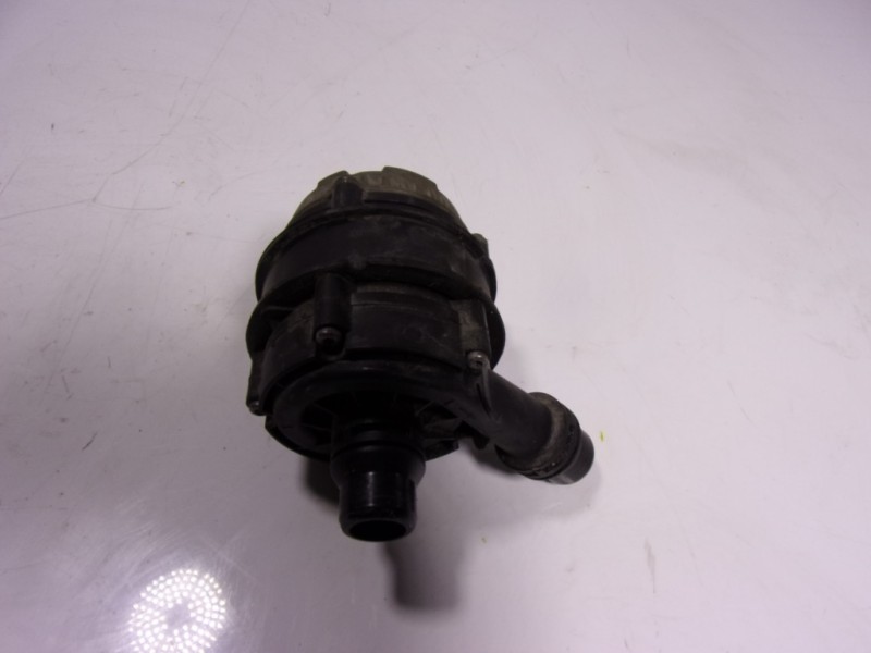Recambio de bomba agua para bmw ix3 referencia OEM IAM 11519889445 0392024164 