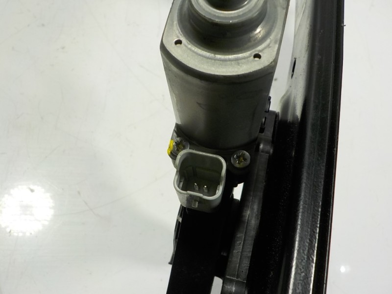 Recambio de elevalunas delantero derecho para renault kadjar 1.2 tce energy referencia OEM IAM 807209732R 807207795R 