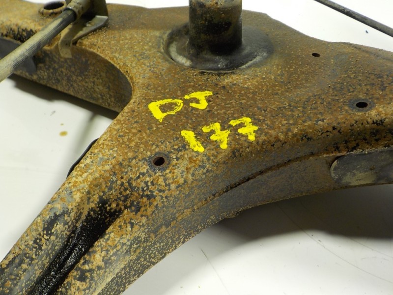 Recambio de mangueta trasera izquierda para volkswagen t6 transporter furgón referencia OEM IAM 7E0501071  