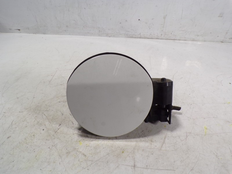 Recambio de tapa combustible para opel astra j sports tourer 2.0 16v cdti referencia OEM IAM 13322551  