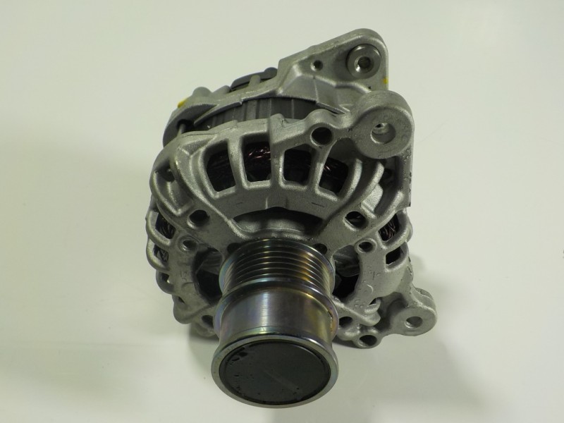 Recambio de alternador para audi a1 sportback (gba) 1.0 tfsi referencia OEM IAM 04E903015A 04E903015A 