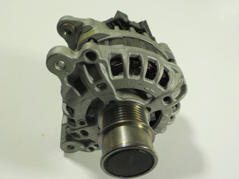 Recambio de alternador para audi a1 sportback (gba) 1.0 tfsi referencia OEM IAM 04E903015A 04E903015A 