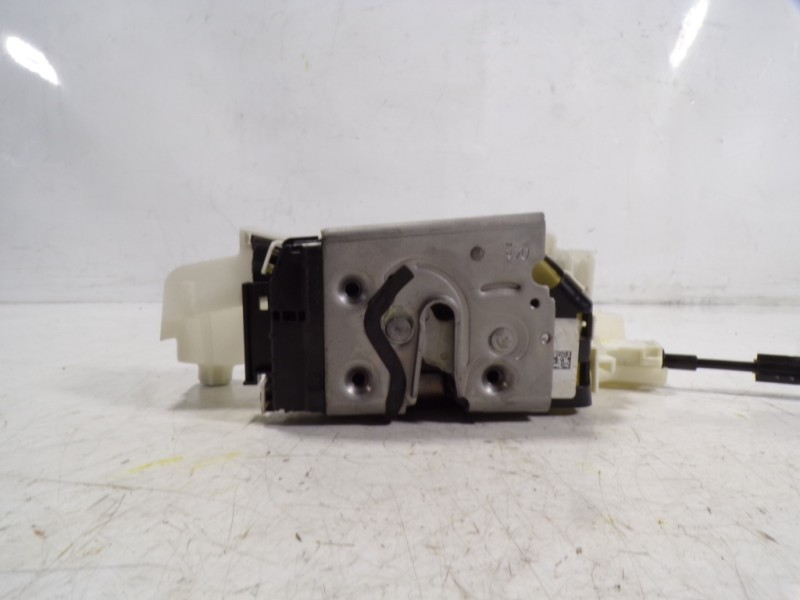 Recambio de cerradura puerta delantera derecha para jeep renegade limited 4x2 referencia OEM IAM 52104484 52104484 