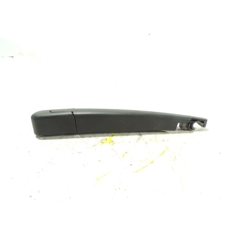 Recambio de brazo limpia trasero para hyundai i10 1.2 cat referencia OEM IAM 98811B9000  