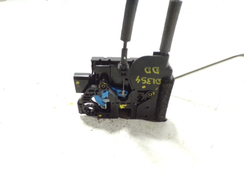 Recambio de cerradura puerta delantera derecha para hyundai i10 1.2 cat referencia OEM IAM 81320B9110 81320B9110 